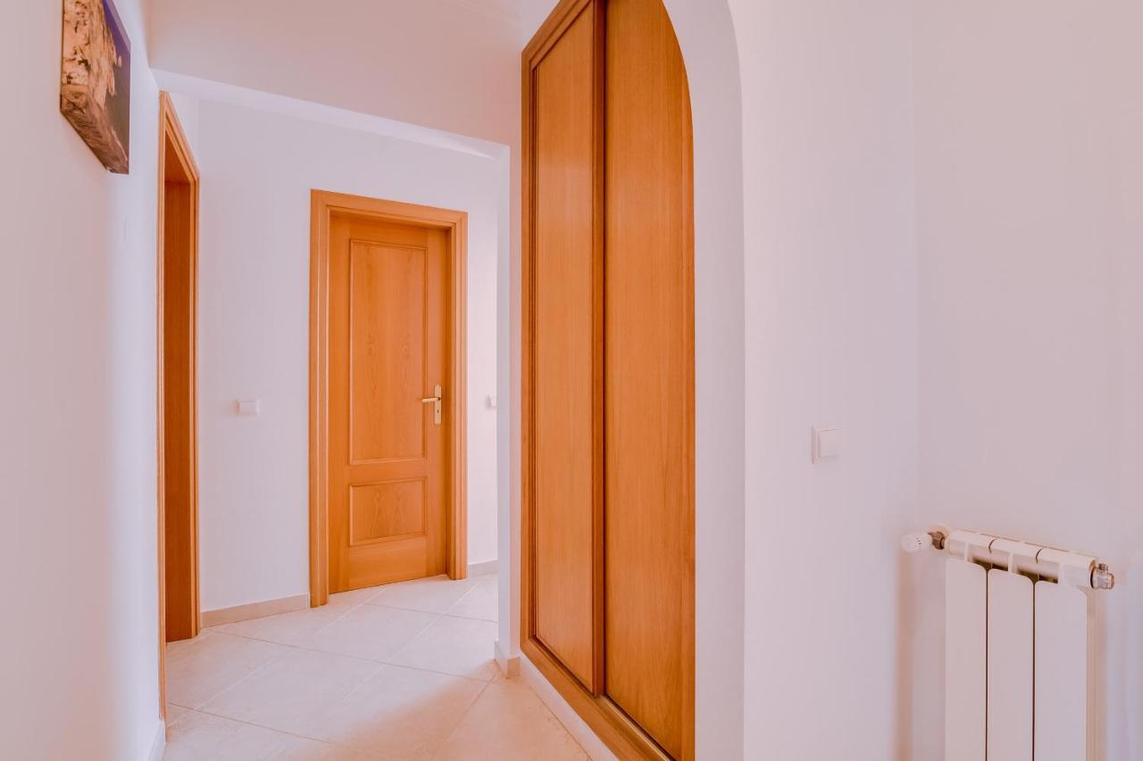 Isis - 2 Bedrooms In 빌라모라 외부 사진